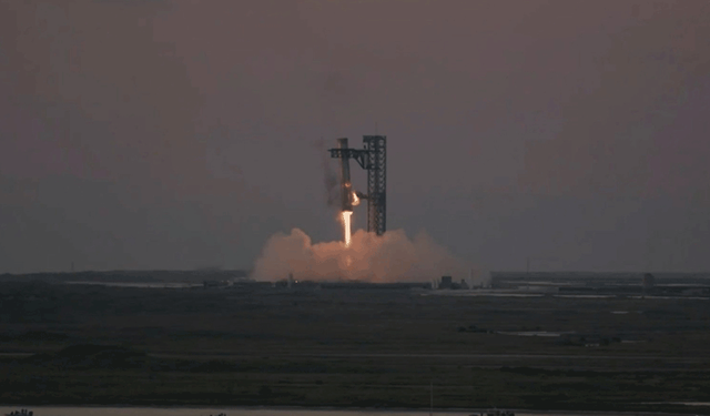 SpaceX, Starship roketiyle 20 uydu fırlattı