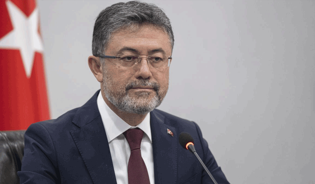 Bakan Yumaklı'dan yangın açıklaması: Üç noktada tehlike sona erdi