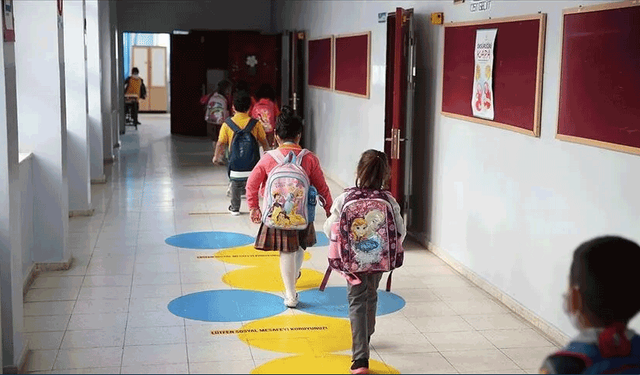 Okullarda 20 yeni yasak: 81 ile genelge gönderdi