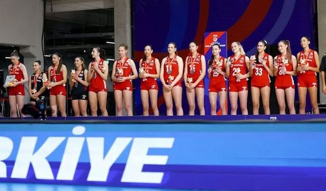 Türkiye 17 Yaş Altı Kadın Milli Voleybol Takımı, dünya 2'ncisi oldu