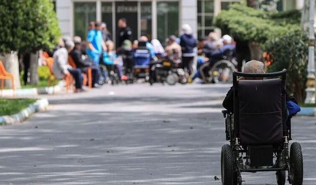 Artan yaşlı nüfus için "uzun dönemli bakım sigortası" devreye alınacak