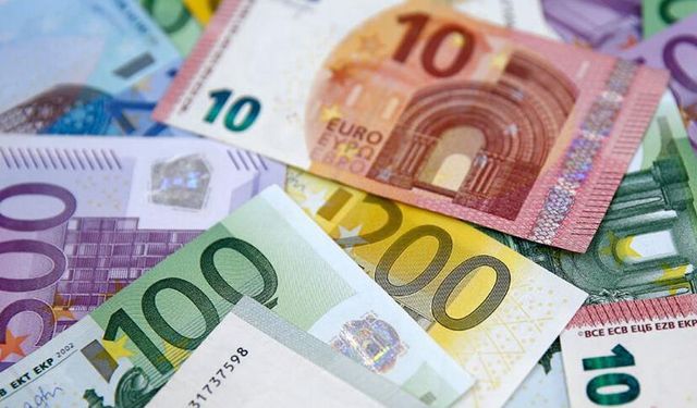 Dolar ve Euro güne yükselişle başladı