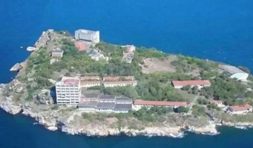 DEM doğruladı: İmralı'ya 3 PKK'lı daha nakledildi