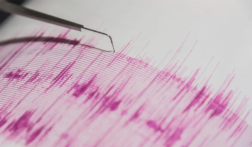 Ege'de 6 büyüklüğünde deprem: Birçok ilden hissedildi