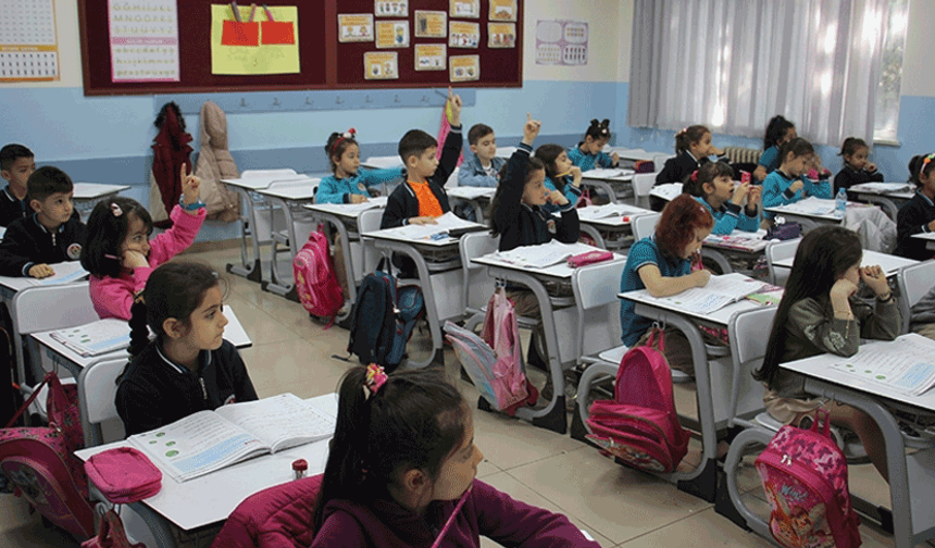 Bakan Tekin açıkladı: Ara tatiller kalkabilir