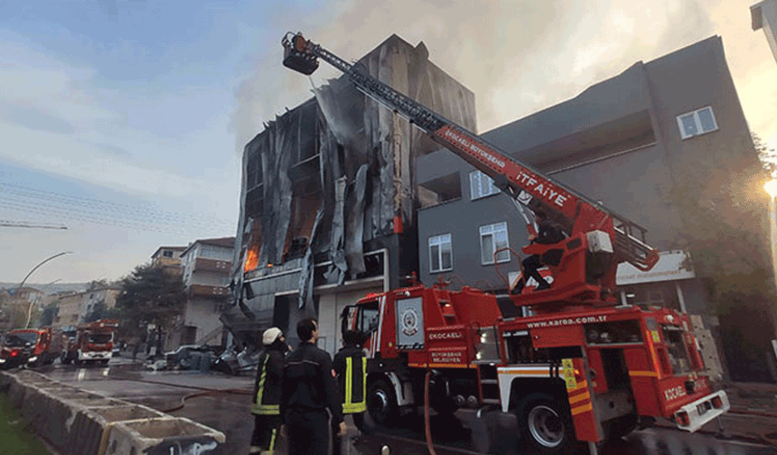 Kocaeli'de parfüm deposunda yangın: 6  kişi hayatını kaybetti