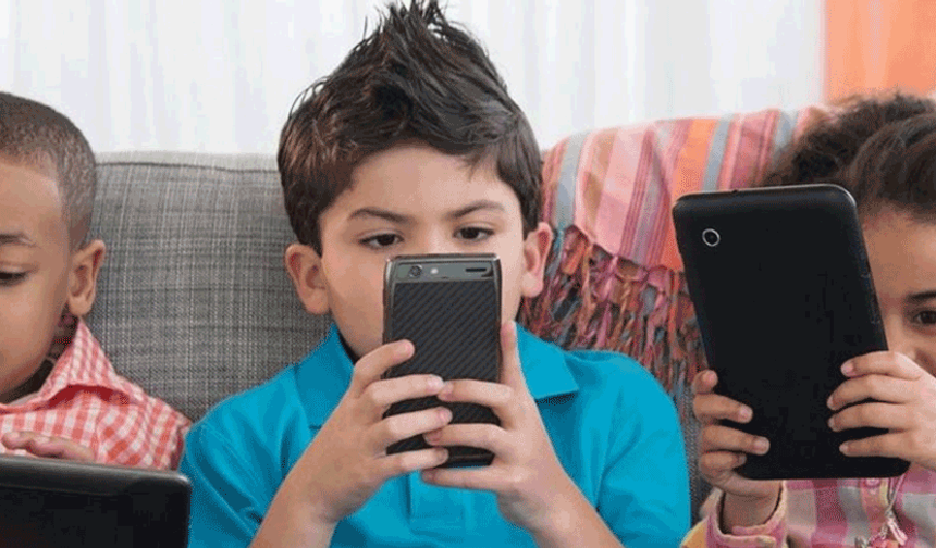 Türkiye'de 15 yaş altına sosyal medya yasağı geliyor!