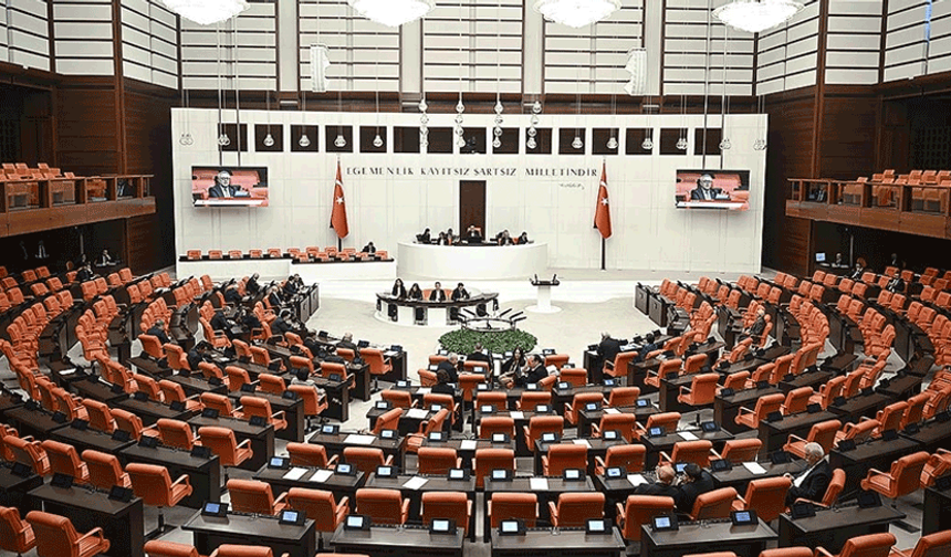 Doğum izni ile çocuklara yönelik sosyal medya düzenlemesinde sona gelindi