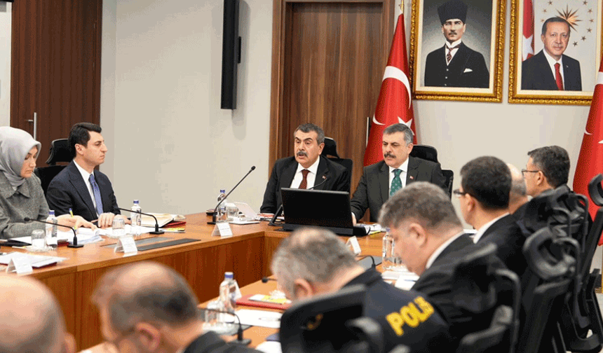 İçişleri Bakanlığındaki "okul güvenliği" toplantısı başladı