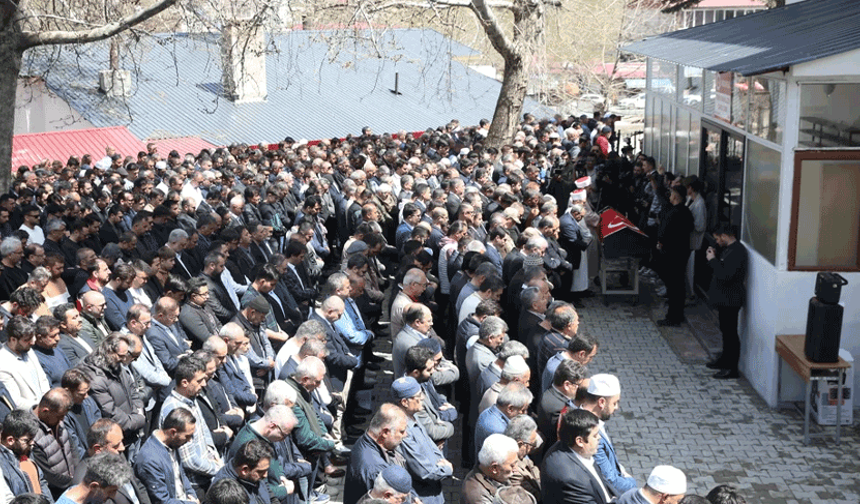 Maraş'taki okul saldırısında hayatını kaybedenler son yolculuğuna uğurlandı