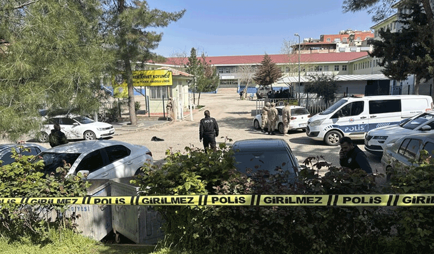 Şanlıurfa'da okula düzenlenen silahlı saldırıda 16 kişi yaralandı