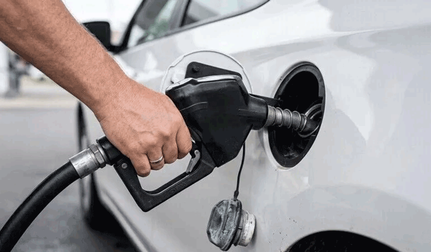 Akaryakıta çifte zam geliyor: Motorin ve benzin fiyatları artıyor
