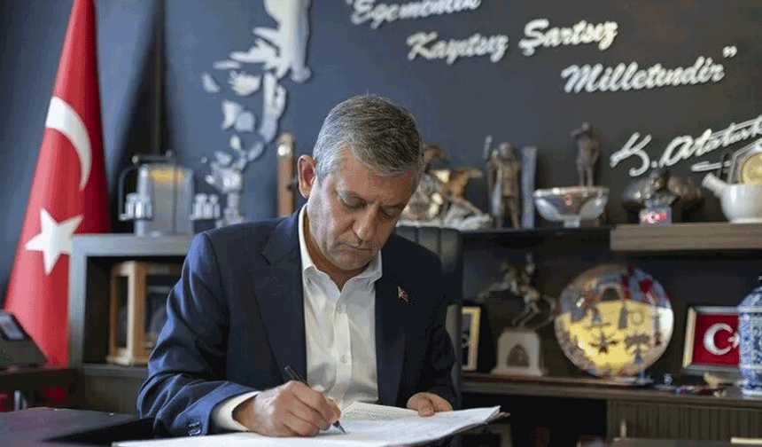 Özgür Özel, YENİ Parti'nin genel başkanı seçildi