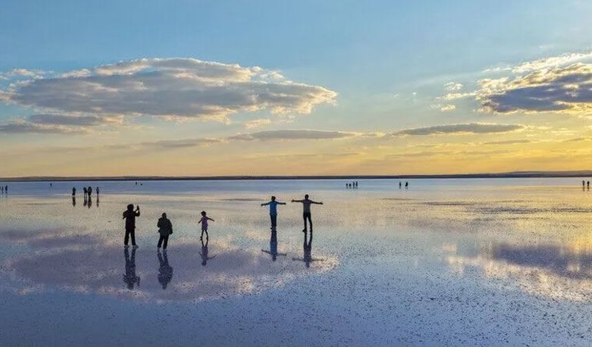 Türkiye yılın ilk 6 ayında turizmden 25 milyar 746 milyon dolar elde etti