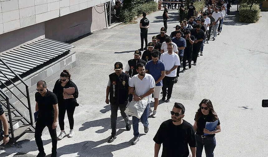 "İnternet altyapısı değişikliği" bahanesiyle 801 kişiyi dolandıran 53 şüpheli tutuklandı
