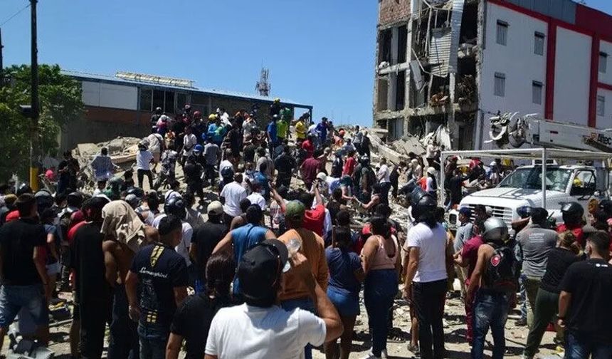 Kolombiya'da 7,4 büyüklüğündeki depremde ölenlerin sayısı 132'ye yükseldi