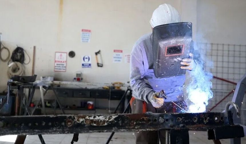 25 bin 812 hükümlü ve tutukluya kalfalık, ustalık ve usta öğretici belgesi verildi