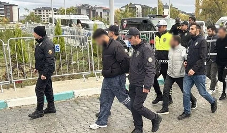 Kütahya merkezli yasa dışı bahis soruşturmasında 62 zanlı tutuklandı