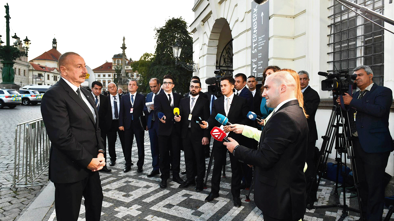 Azerbaycan Cumhurbaşkanı Aliyev: “Her seferinde barışa biraz daha yaklaşıyoruz”