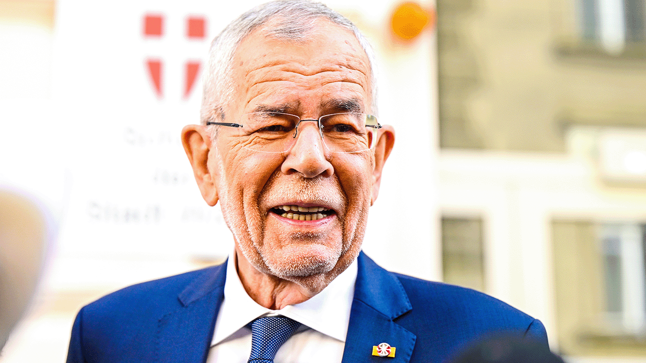 Avusturya’da cumhurbaşkanlığı seçimini Van der Bellen kazandı